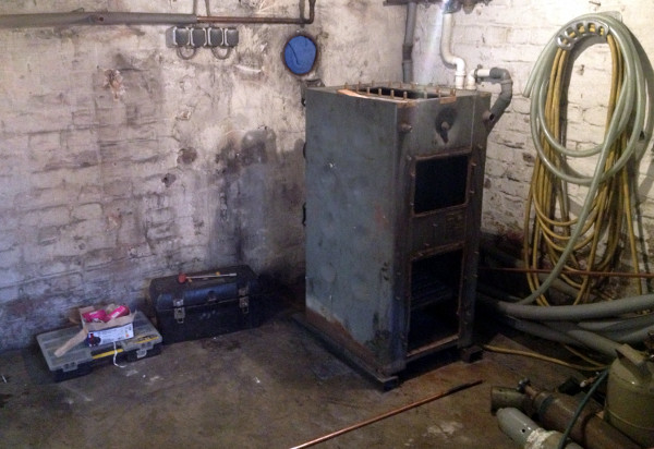 alter Kohleheizkessel