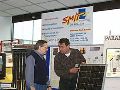 Bild: Diskussionen am Stand