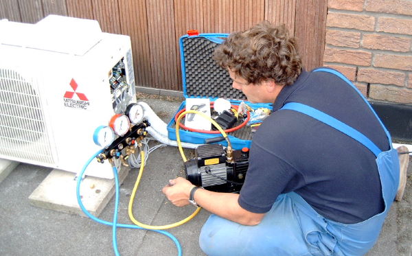 Vacuumieren der Kälteleitungen